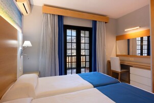 Tabla de planchar con plancha, wifi y ropa de cama 
