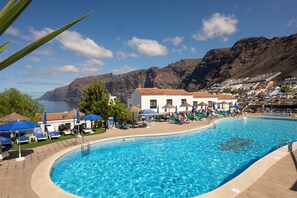 Outdoor pool, sun loungers - Ona Las Rosas (Santiago del Teide)