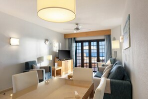 30-inch flat-screen TV with satellite channels, TV - Ona Las Rosas (Santiago del Teide)