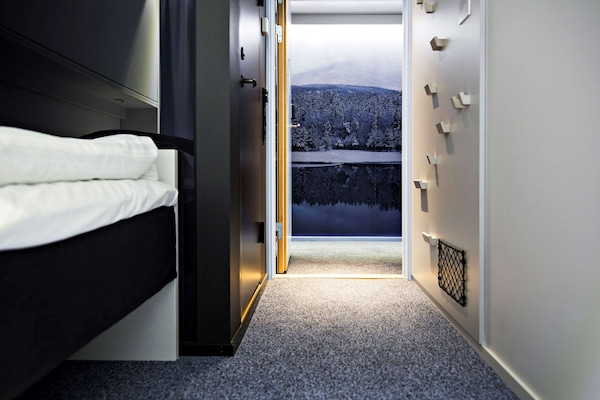 Hypo-allergenic bedding, soundproofing, free WiFi, bed sheets