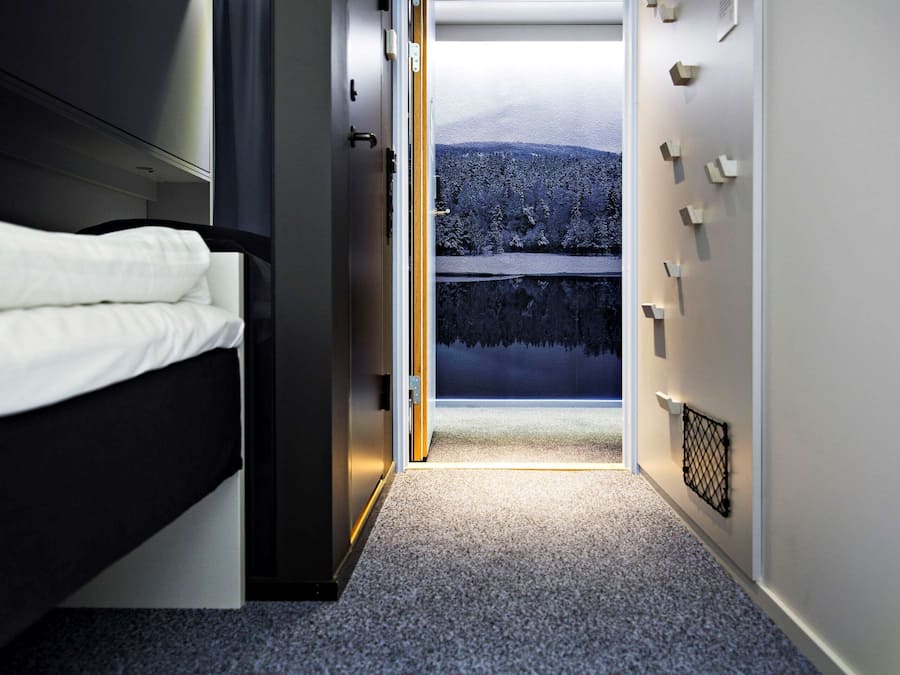Hypo-allergenic bedding, soundproofing, free WiFi, bed sheets