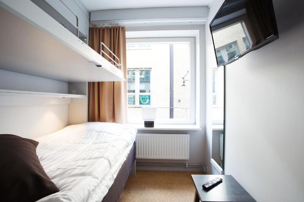 twin room (compact) | hypo-allergenic bedding, soundproofing, free wifi, bed sheets