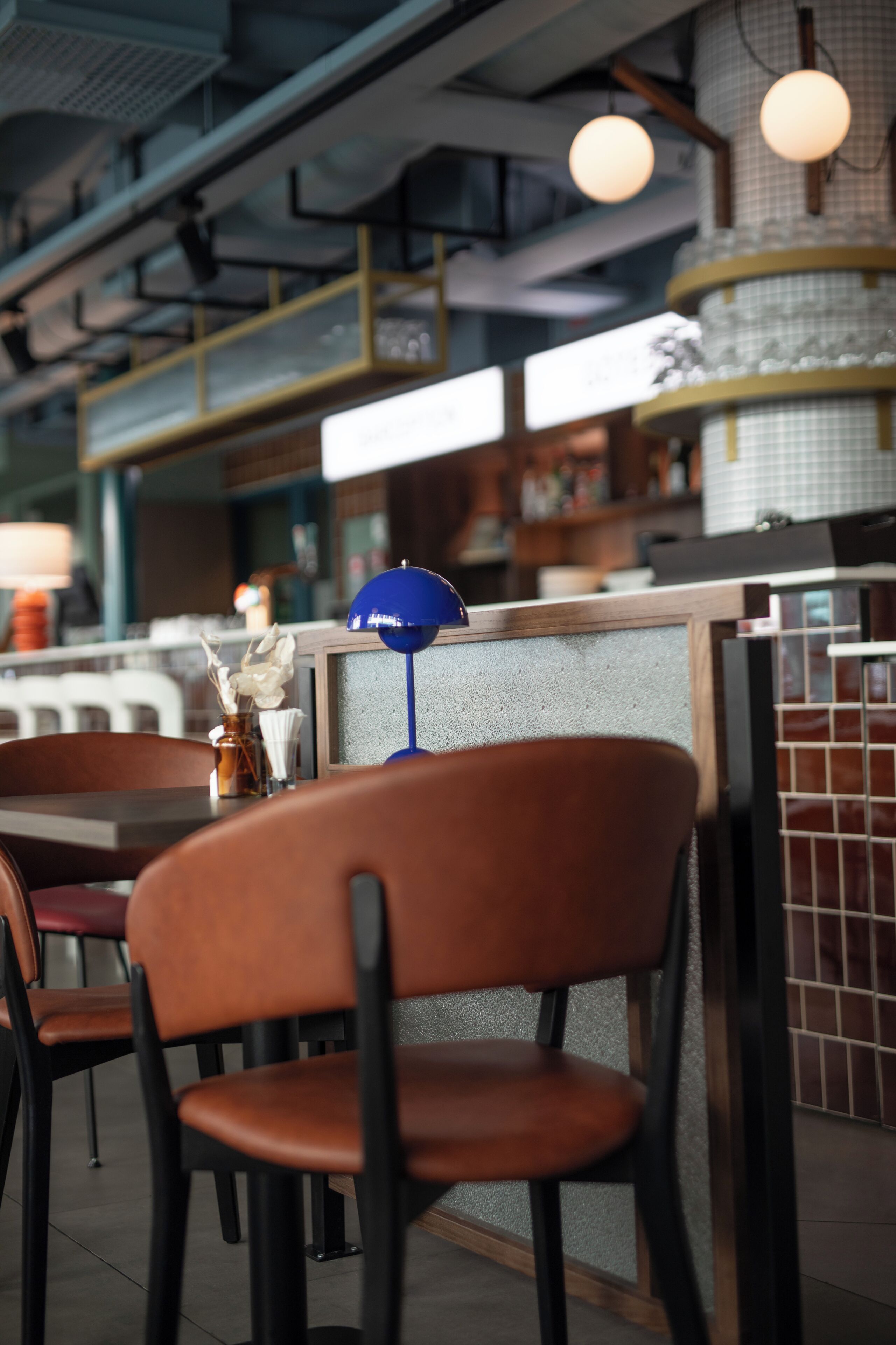 Lobby-lounge