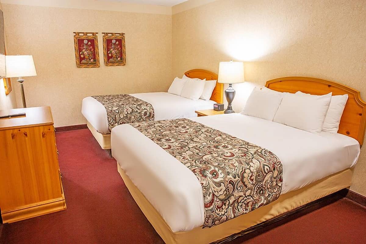 Family Suite, Multiple Beds, Non Smoking | 1 bedroom, hypo-allergenic bedding, desk, blackout drapes