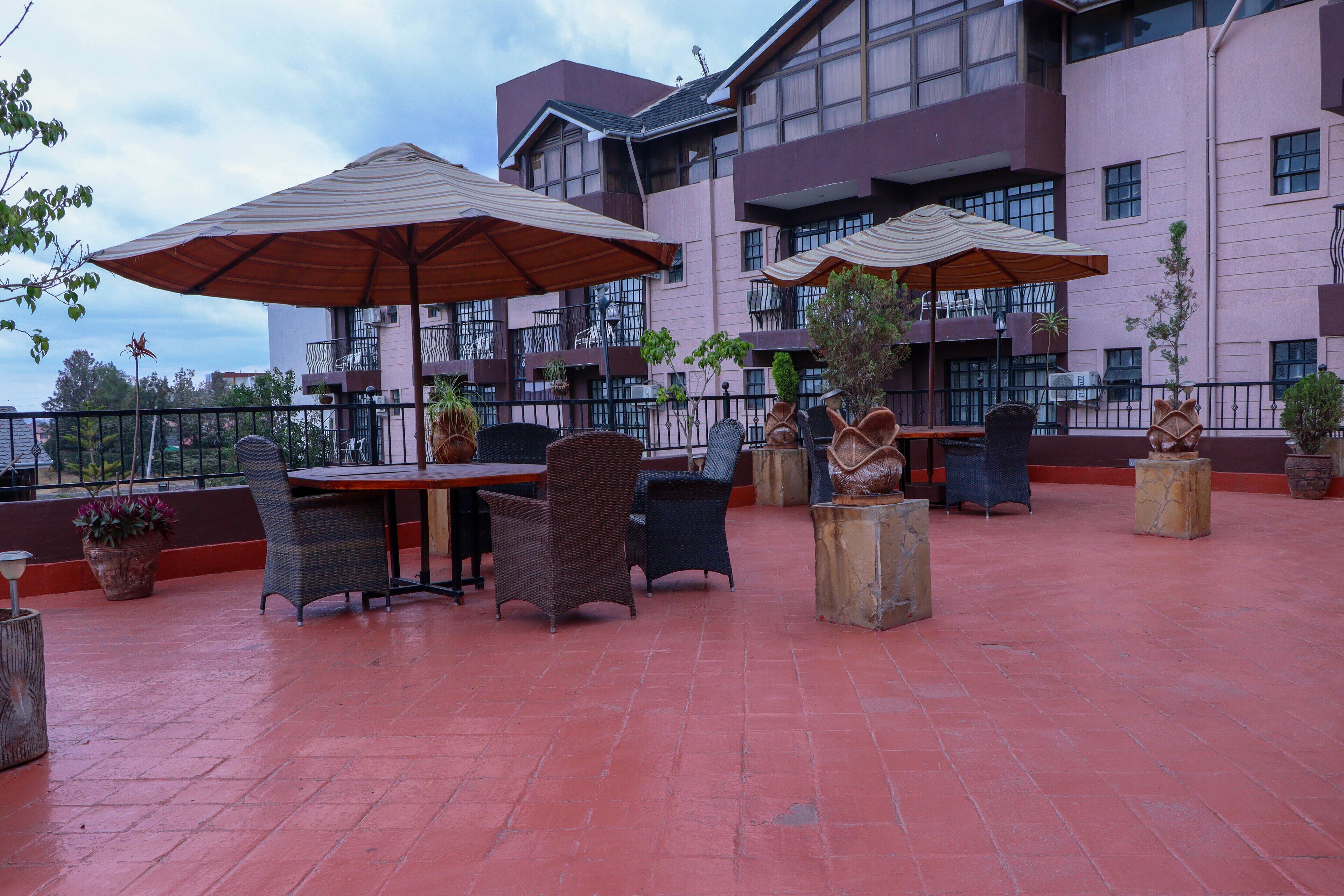 Superior Room, 1 Queen Bed, Garden View | Balcony