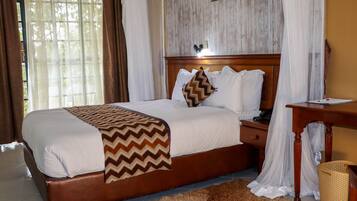 Premium bedding, in-room safe, desk, blackout curtains