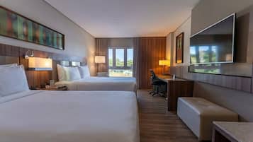 Quarto duplo luxo | Frigobar, cofres nos quartos, escrivaninha, cortinas blackout