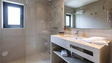 Villa | Bathroom