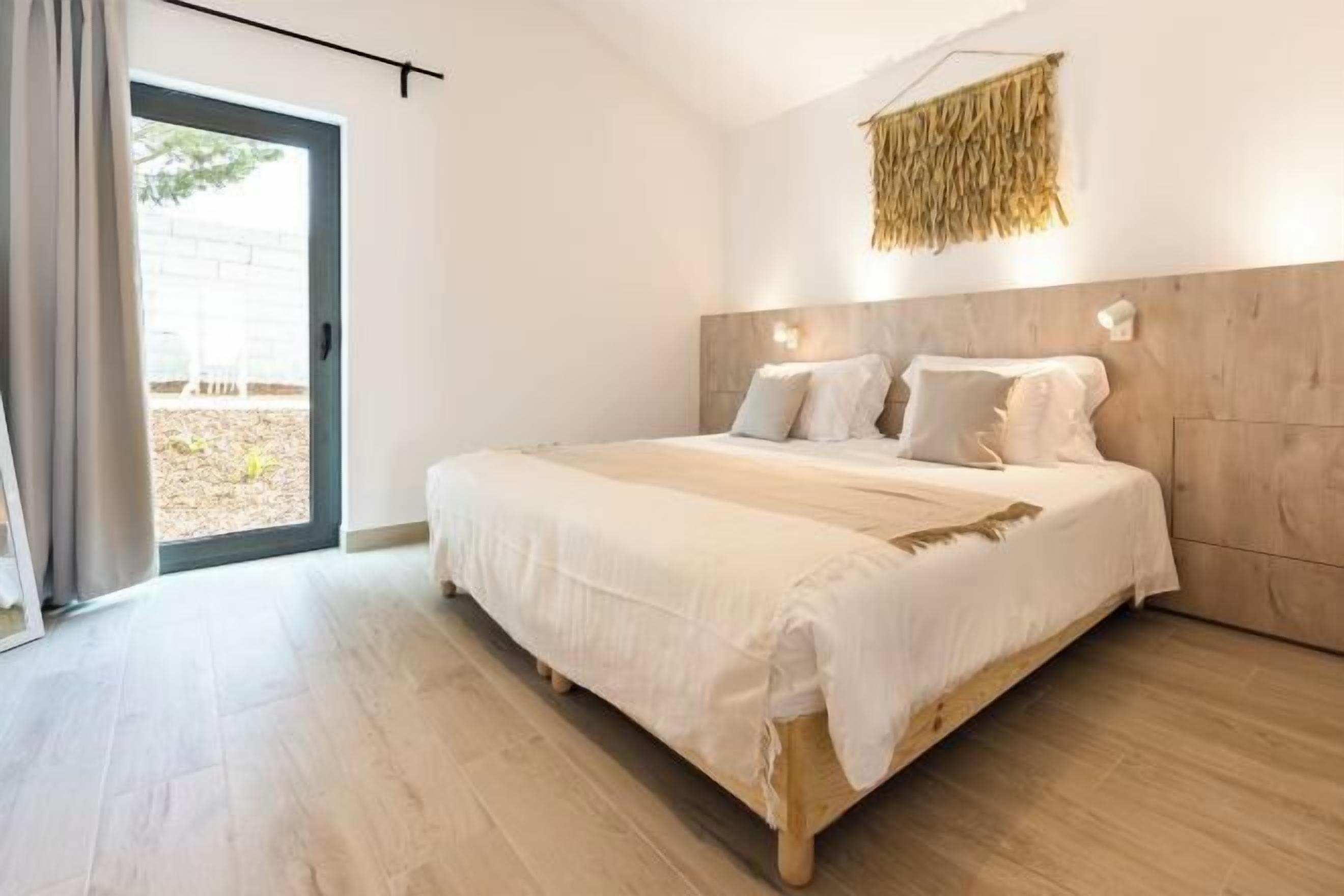 Minibar, in-room safe, individually decorated, laptop workspace