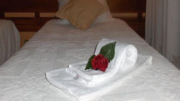 Single Room | In-room safe, desk, iron/ironing board, free cribs/infant beds