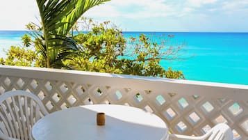 Minibar, in-room safe, individually decorated, individually furnished