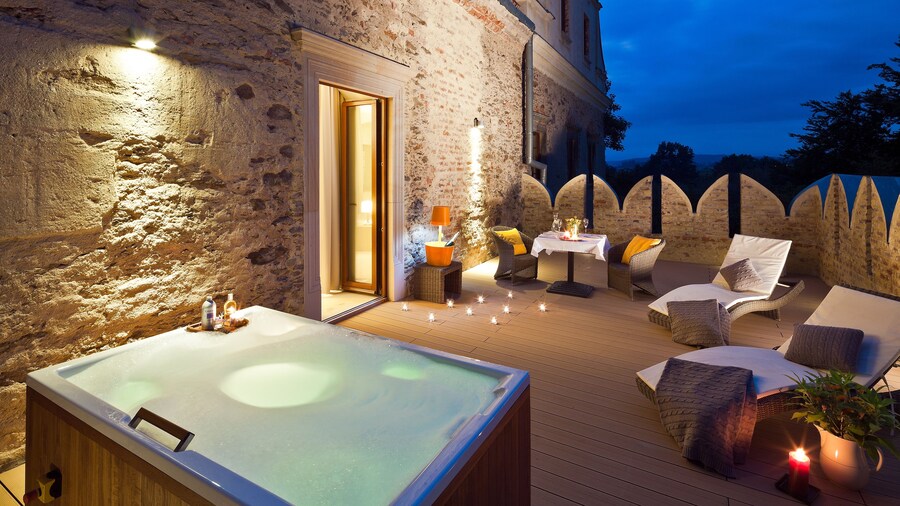 Uroczysko Siedmiu Stawów Luxury Hotel