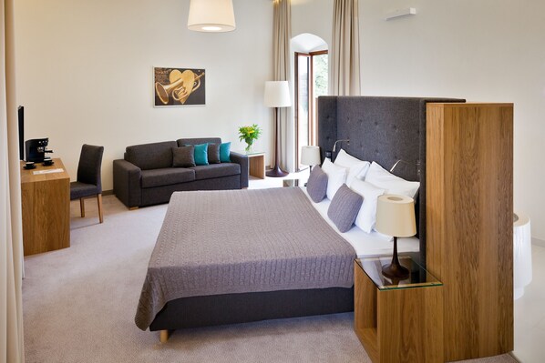 Prestige Senior Suite