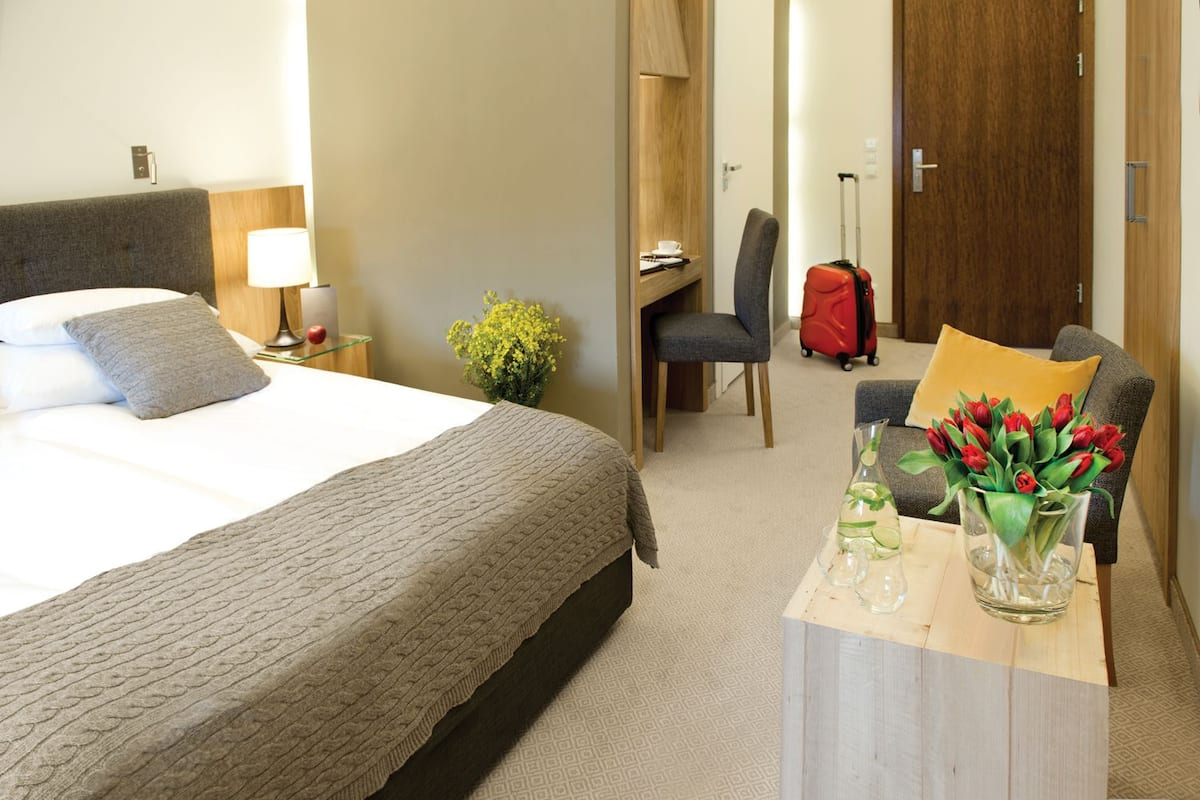 Minibar, in-room safe, desk, soundproofing