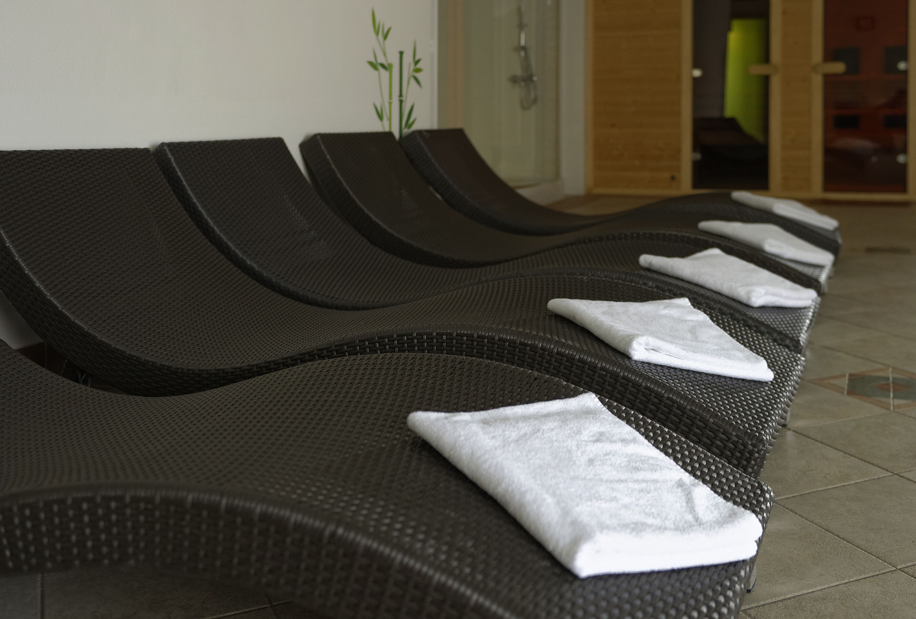 couples treatment room(s), body treatments, body wraps, facials