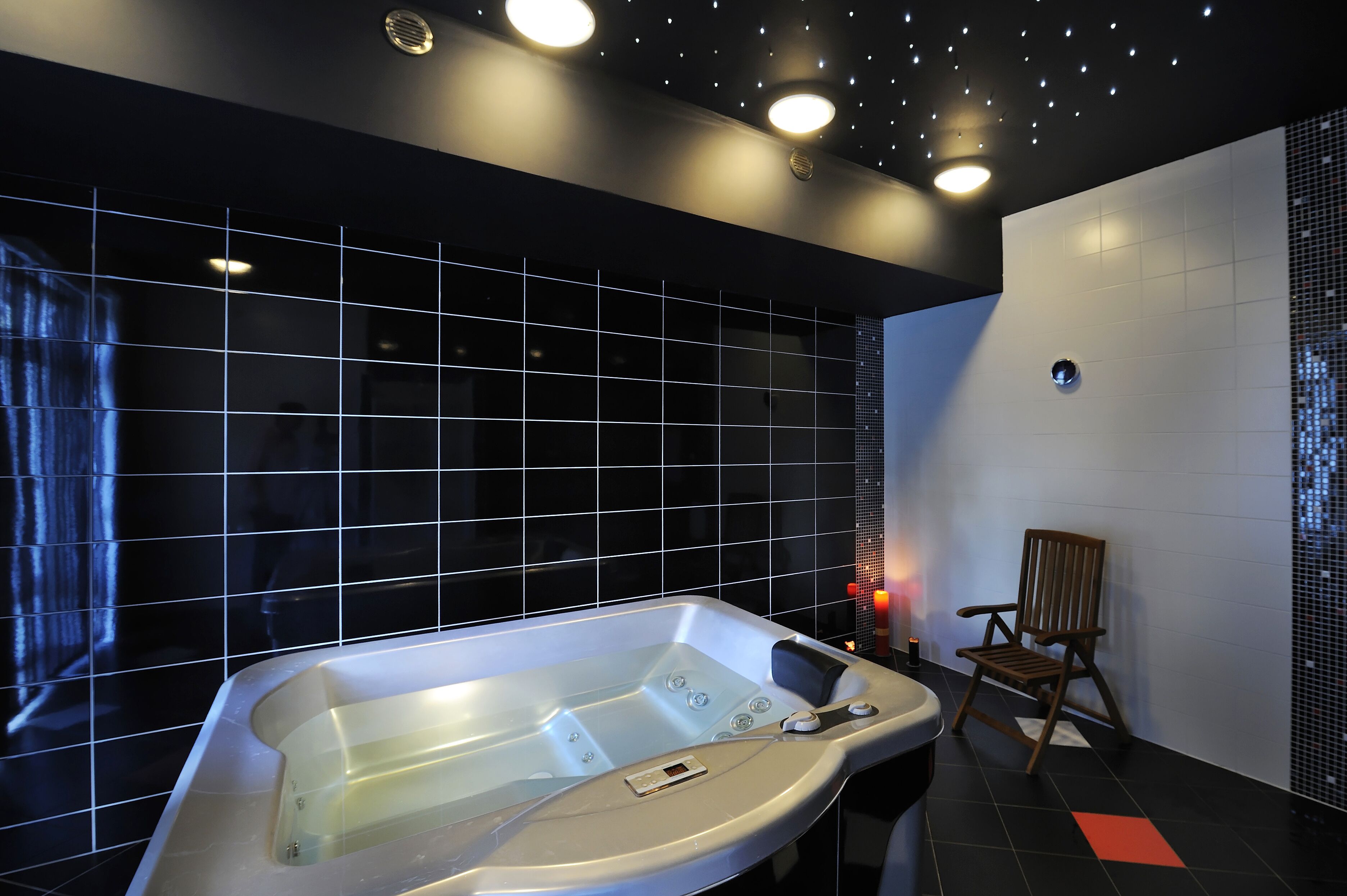 couples treatment room(s), body treatments, body wraps, facials