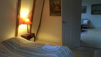 Suite | In-room safe, desk, soundproofing, cribs/infant beds