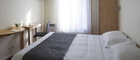 Quarto casal standard | Escrivaninha, Wi-Fi de cortesia