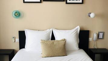 Escriptori i wifi gratuïta