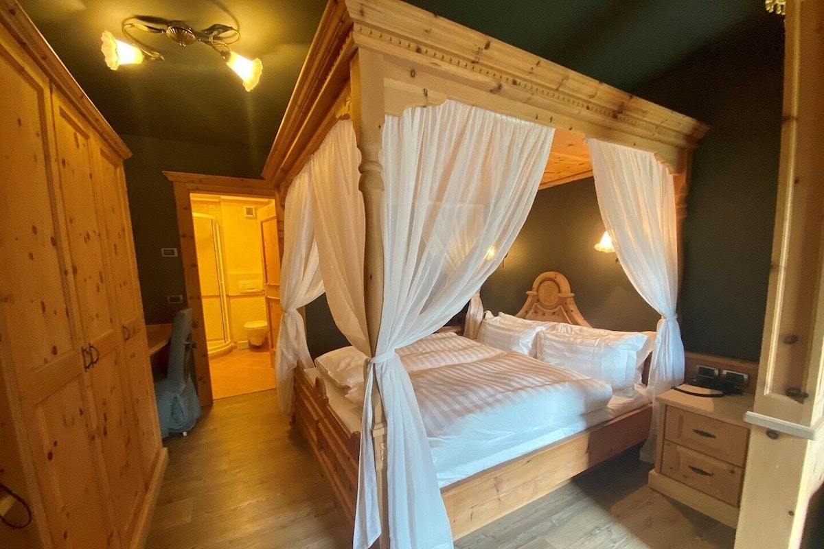 Standaard kamer | Luxe beddengoed, donzen dekbedden, een minibar, een kluis op de kamer
