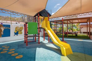 Children's area - Ona los Claveles (Arona)