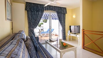 Flachbildfernseher, DVD-Player