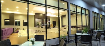 Aranjuez Hotel & Suites