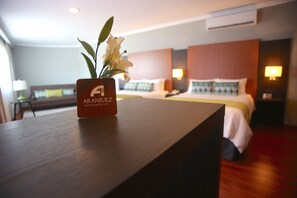 Executive Suite (Master) | Living area | 32-inch LED TV with cable channels, TV - Aranjuez Hotel & Suites (David Sur)