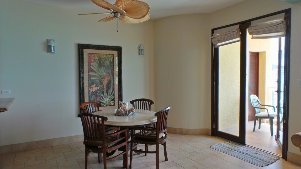 Kondominium, 2 kamar tidur, menghadap pantai | Makan di kamar
