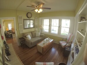 Chambre Deluxe, 1 très grand lit, non-fumeur, salle de bains privée | Vue sur la ville