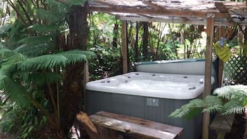 Bathtub spa outdoor