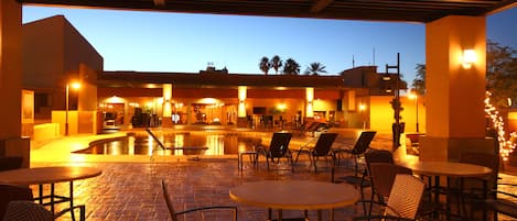 تفاصيل الفندق من الداخل