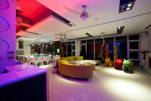 Lobby-Lounge