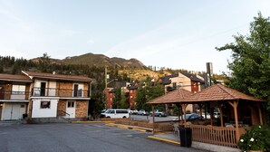 Aerial view - Radium Park Lodge (Radium Hot Springs)