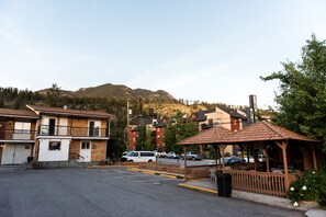 Aerial view - Radium Park Lodge (Radium Hot Springs)