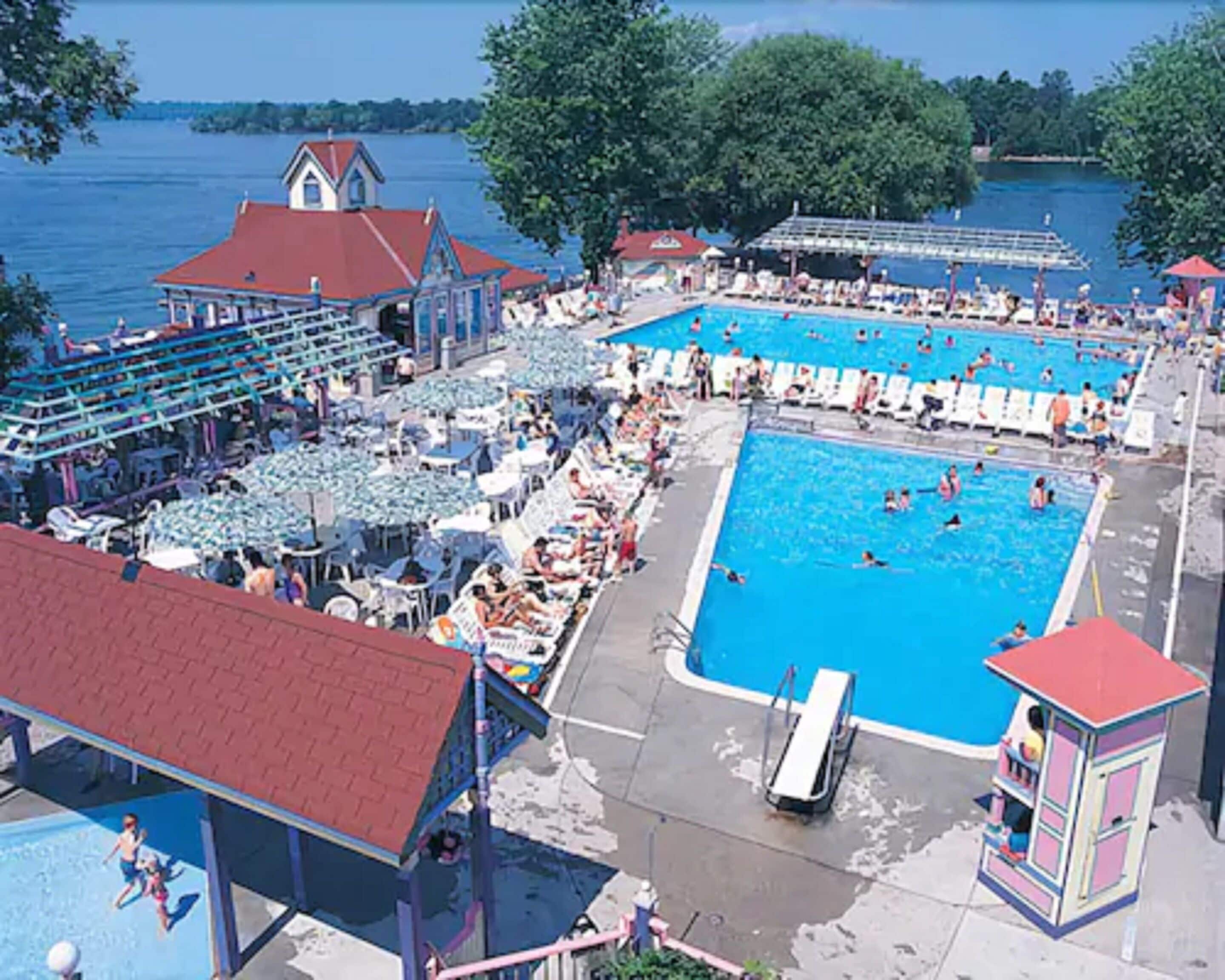 Indoor pool, 2 outdoor pools