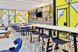 Breakfast served, international cuisine - Holiday Inn Express Singapore Serangoon by IHG (Singapore)