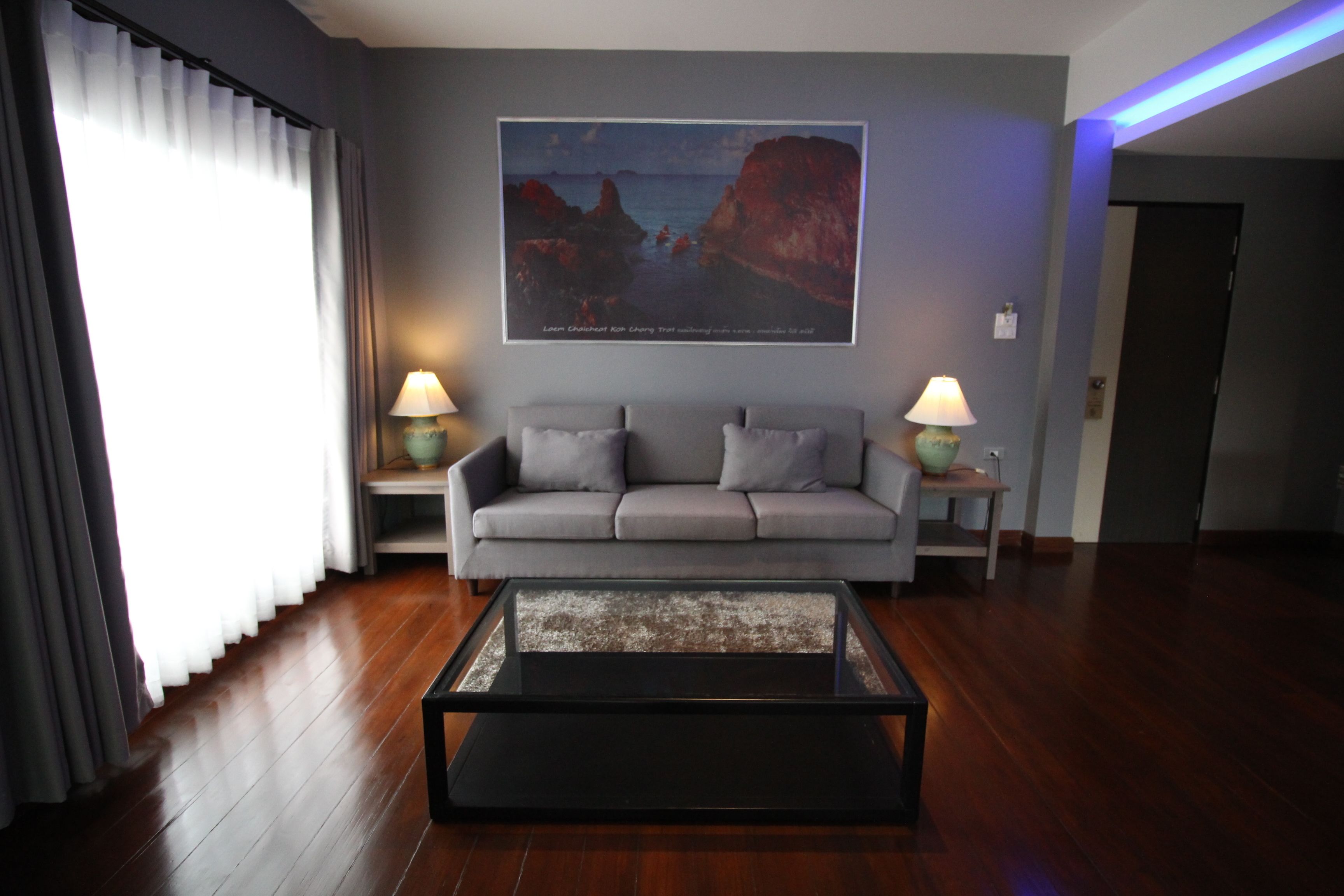 lakeside suite | living area | lcd tv