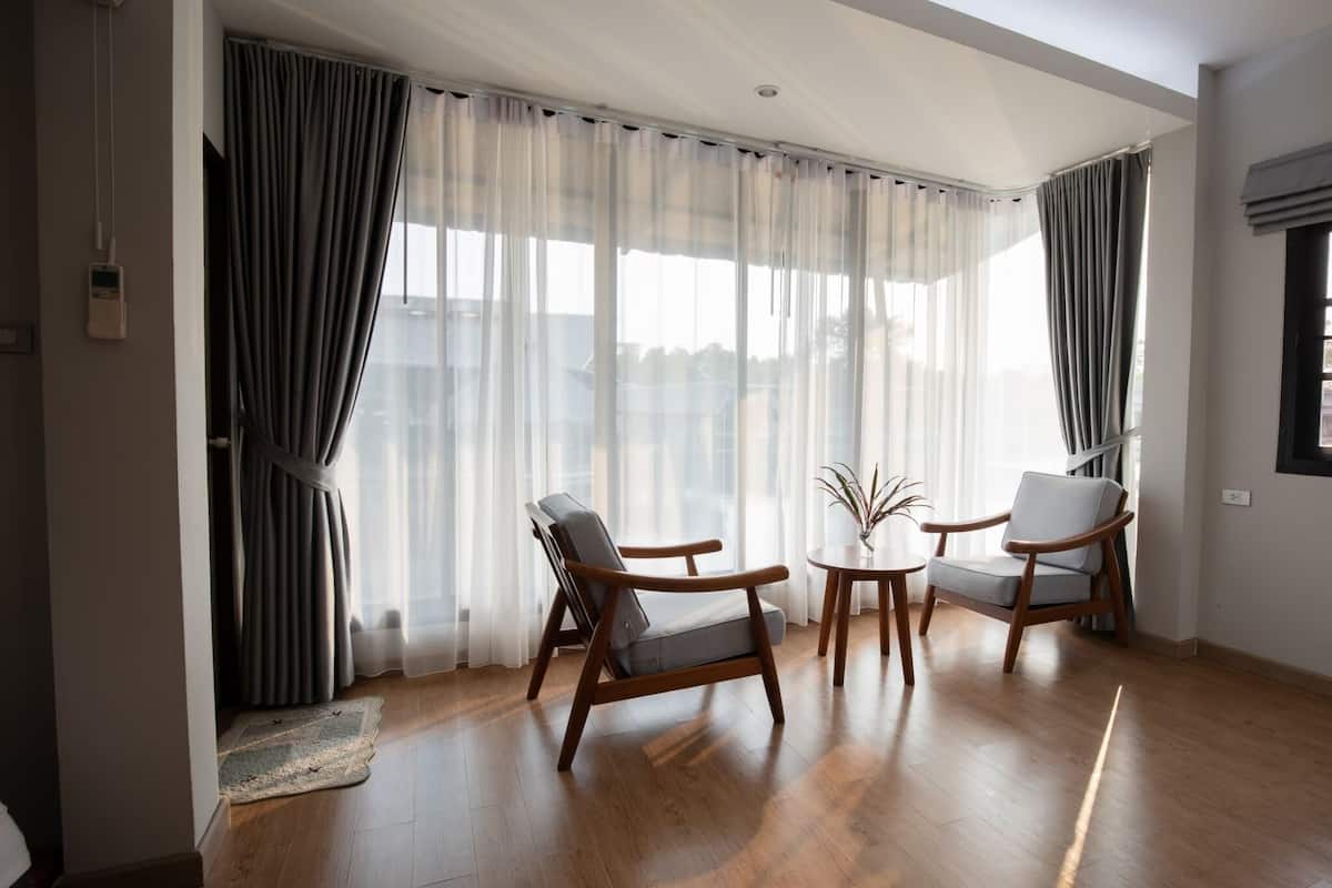 villa lakeside | living area | lcd tv