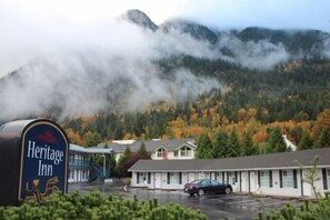 Interior - Heritage Inn (Hope)