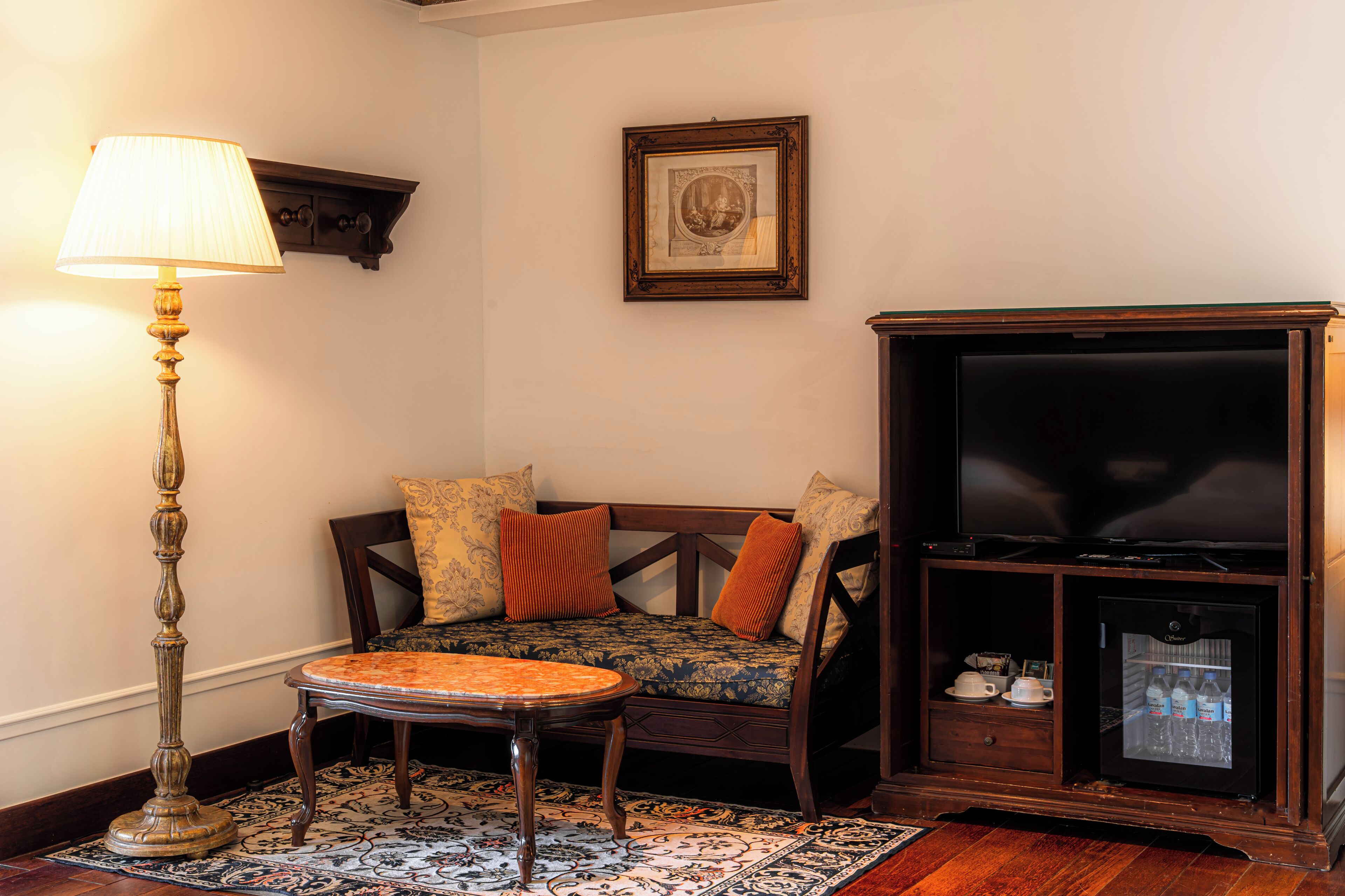 1 bedroom, premium bedding, desk, free cots/infant beds