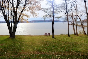 Lake - Tally-Ho Inn (Lake of Bays)