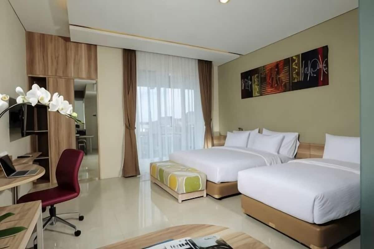 In-room safe, desk, free WiFi, bed sheets