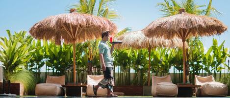 Outdoor pool, pool umbrellas, sun loungers