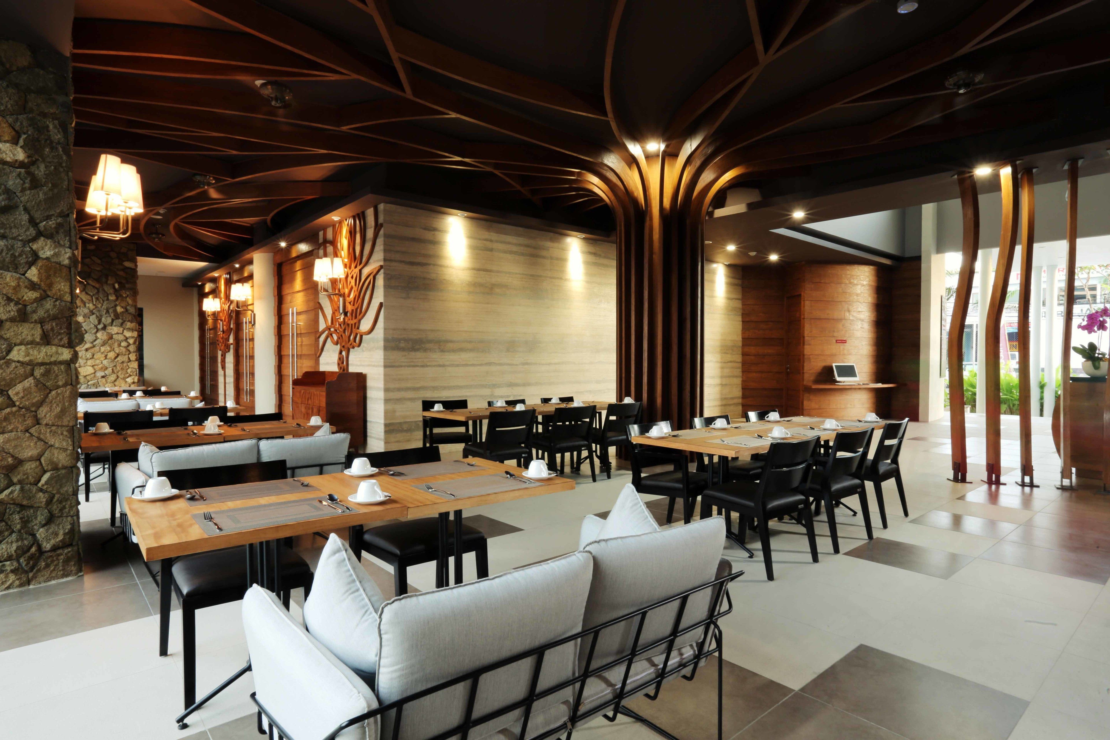 供應早餐、午餐和晚餐，國際料理，游泳池景觀