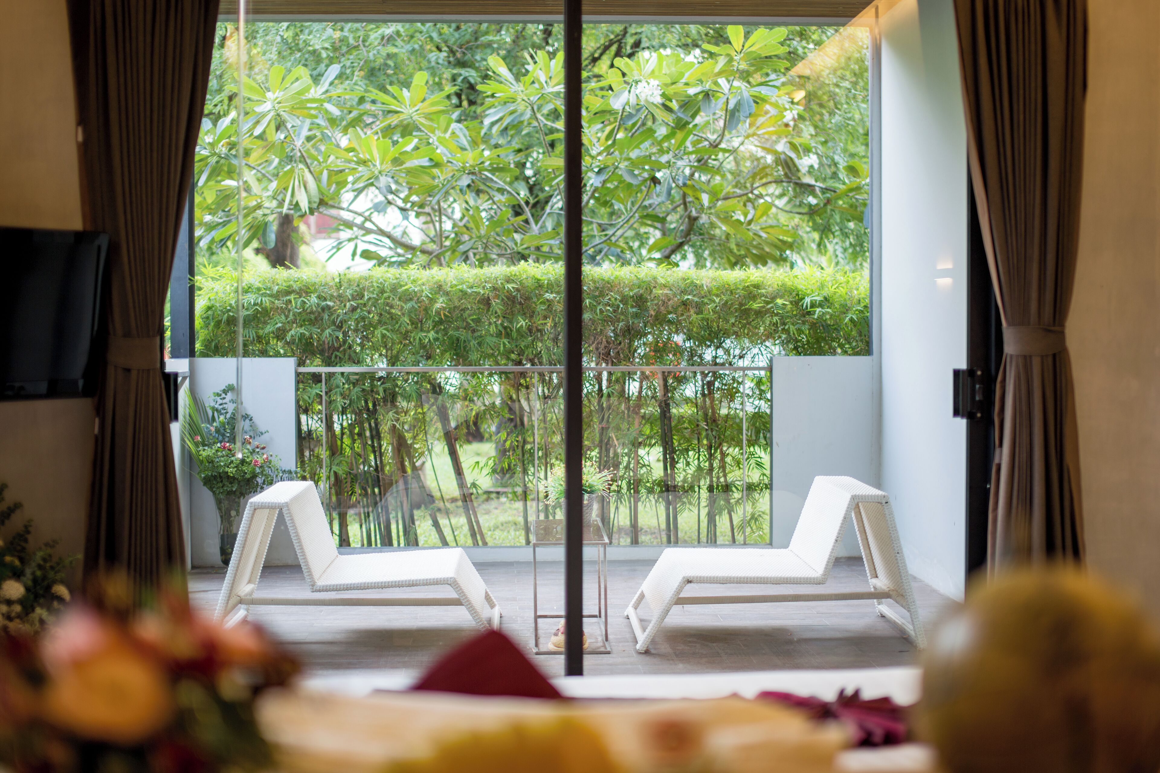 Minibar, decoración personalizada y sistema de insonorización 