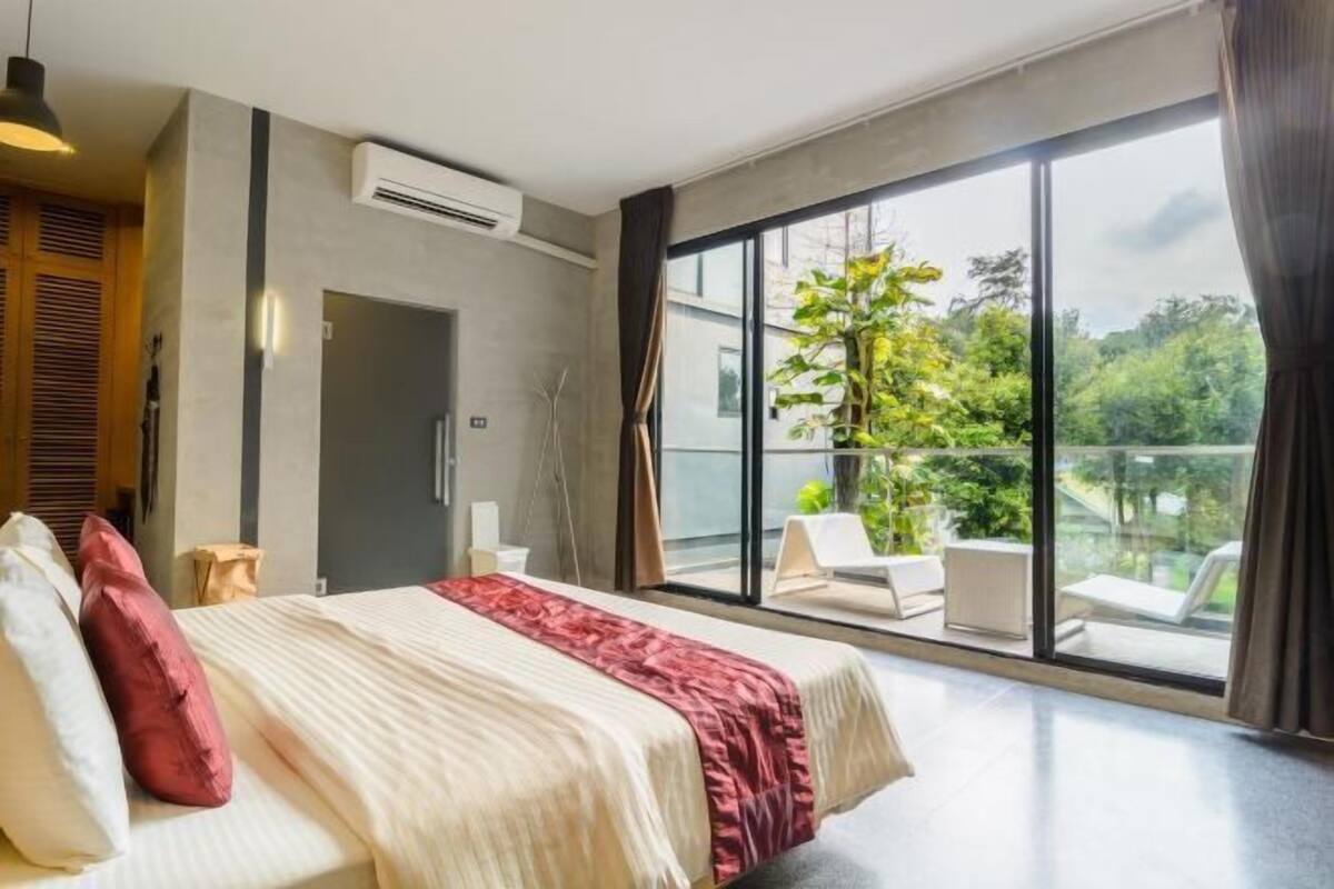 Minibar, soundproofing, WiFi (free), individually decorated