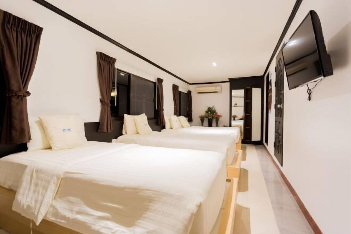Minibar, soundproofing, WiFi (free), individually decorated