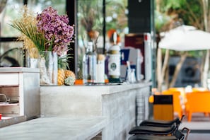 Bữa sáng buffet hàng ngày với phụ phí nhỏ 