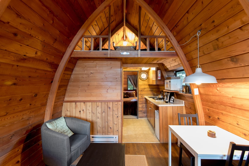 Backeddy Resort & Marina by null